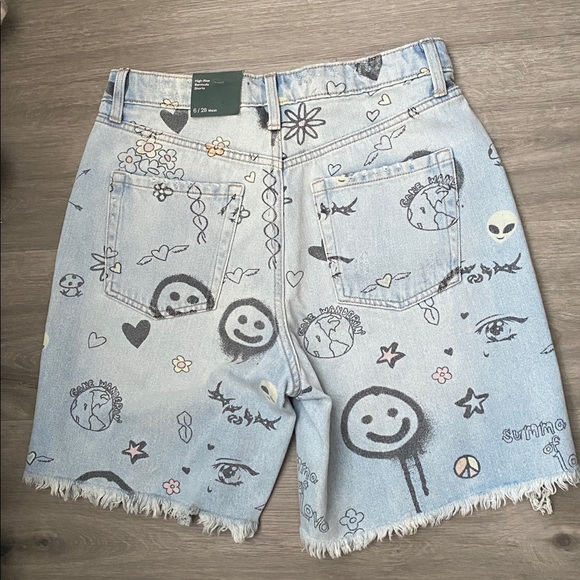 90s Y2K Wild Fable Bermuda Shorts Distressed Graphics - Picture 2 of 7